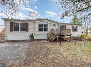 810 Swan Dr, Mechanicsburg, PA 17050