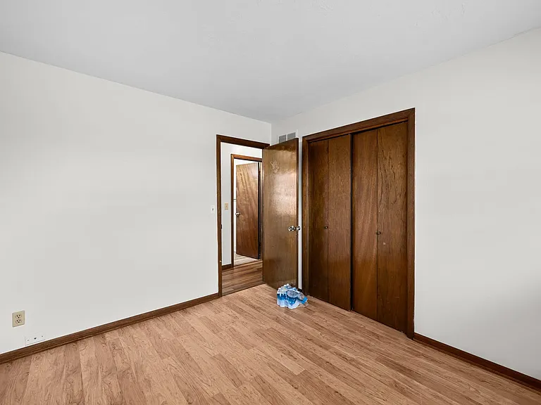 6206 Telegraph Rd — Photo 11