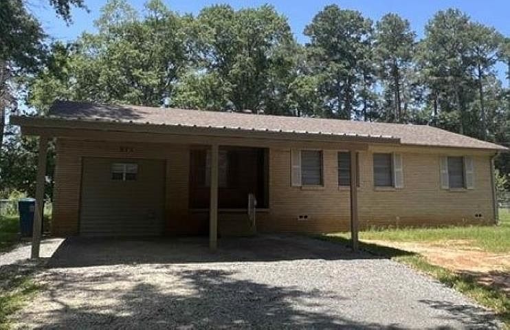 1st image of 211 Lucille St