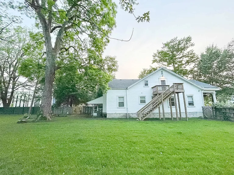 5 E Powell Ave #A — Photo 2