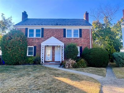27 Bayview Court, Manhasset, NY, 11030