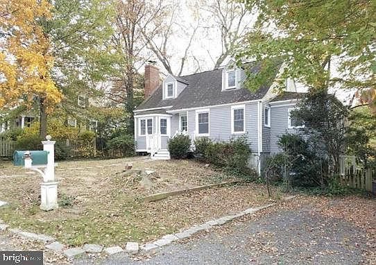 2nd image of 6935 Pine Crest Ave