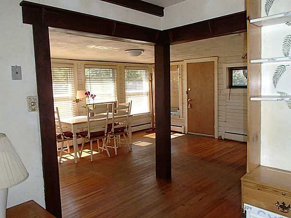 3rd image of 79 King Philip Ave