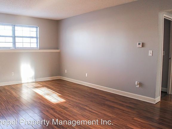 4th image of 716 NE Ball Dr APT D