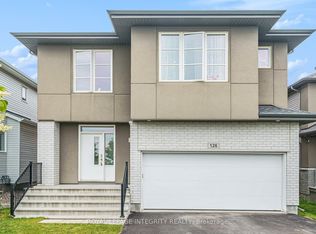 126 Groningen St, Ottawa, ON K2V 0C4