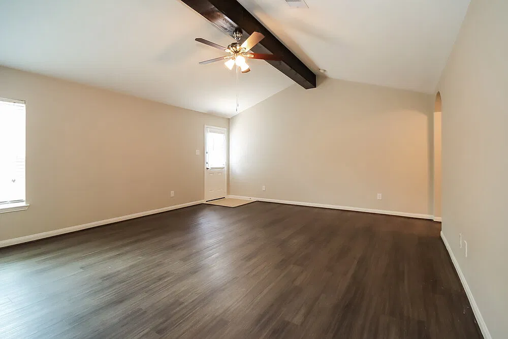 3 bed, 2.0 bath, 1776 sqft, $2,135 — Photo 3