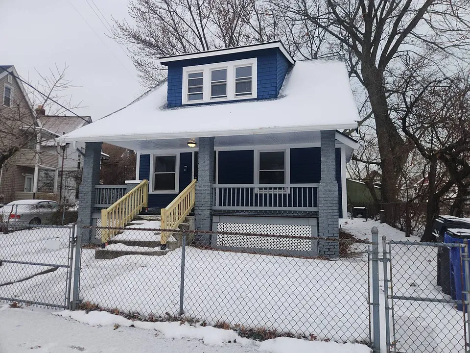 1140 E 144th St