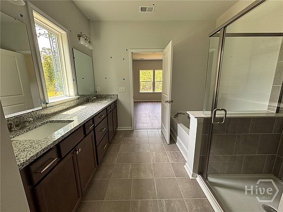 5th image of 123 Daylily Drive