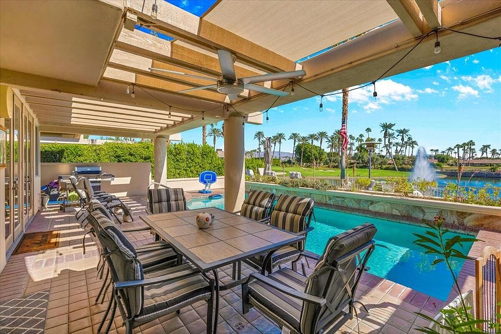 75467 Riviera Dr