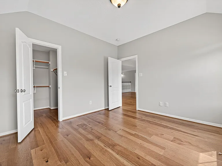 2315 Vinemead Ct — Photo 32