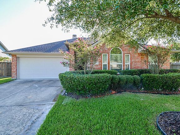 2nd image of 16230 Fleethaven Ln