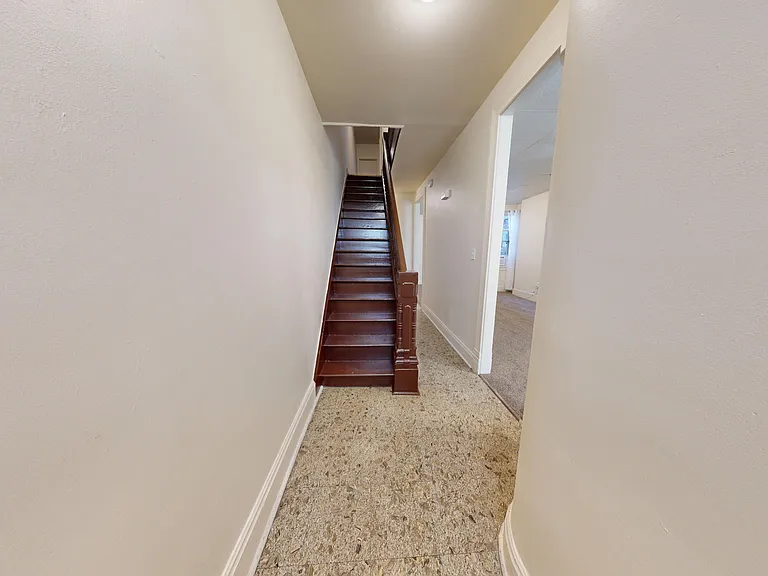 2323 Laplace St — Photo 3