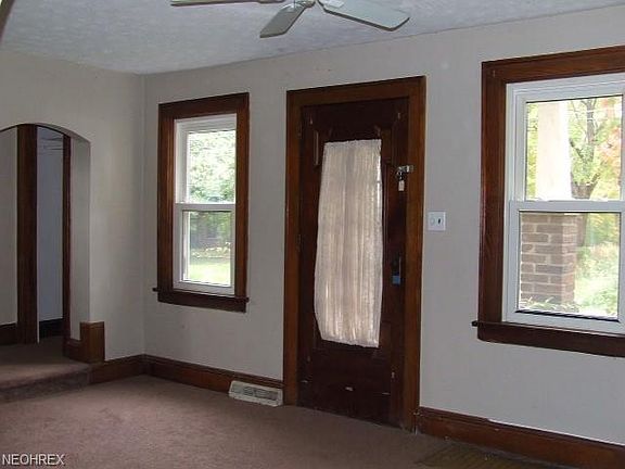 3rd image of 1899 Edwards Dr