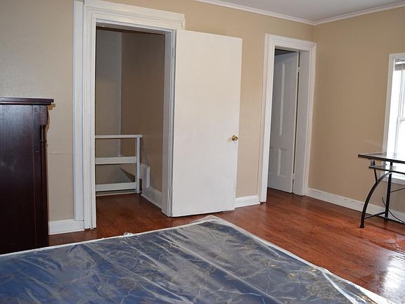 2nd image of 8 Edwards St #2