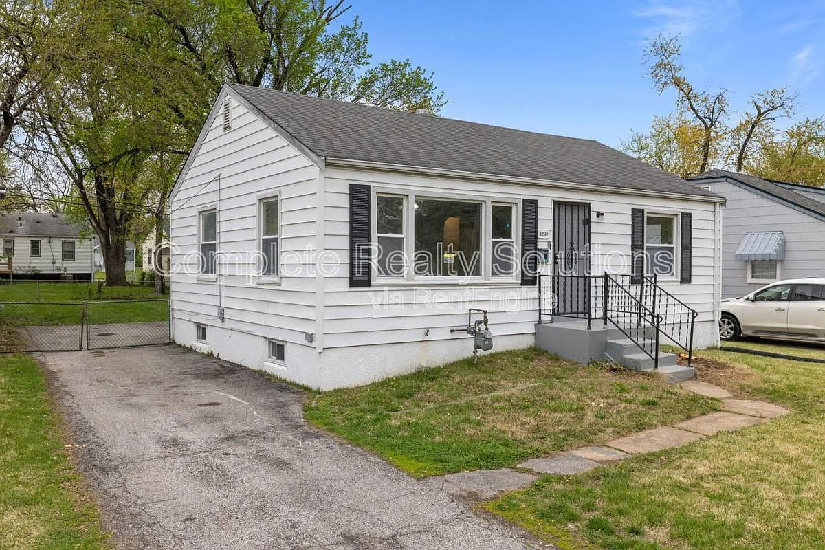 8231 Fay Dr photo 1