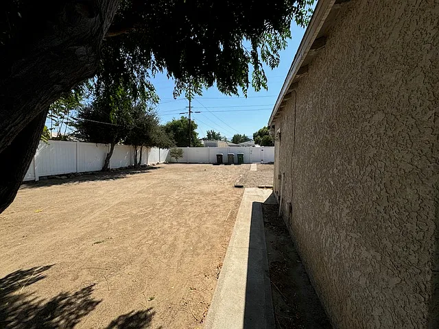 722 W 9th St — Photo 18