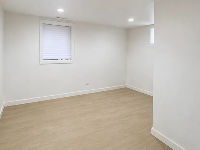 2321 W 81st Pl — Photo 11