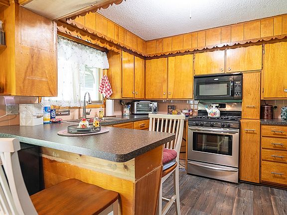 4th image of 412 Brenda Dr