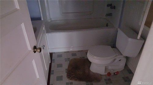 4th image of 4117 W M St