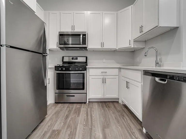 660 Grand St #313 — Photo 1
