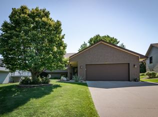 4464 Reindeer Ln, Eagan, MN 55123