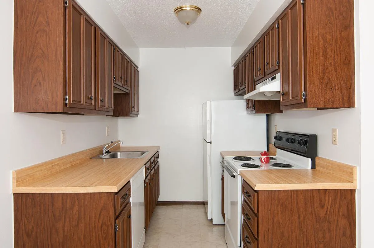 Kitchen - 910 Bridgit Ln SE