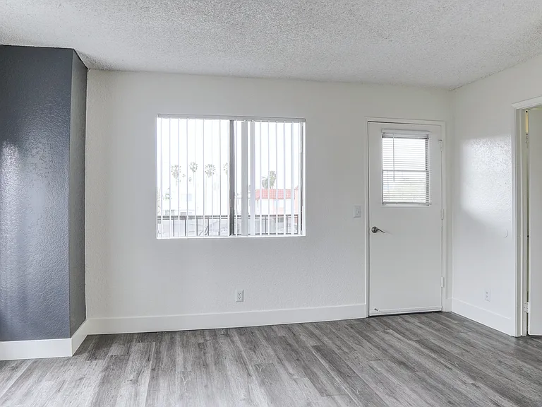 Seapointe Village Apartments — Photo 11