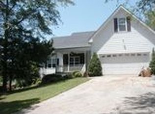 1622 White Oak Dr, Winder, GA 30680