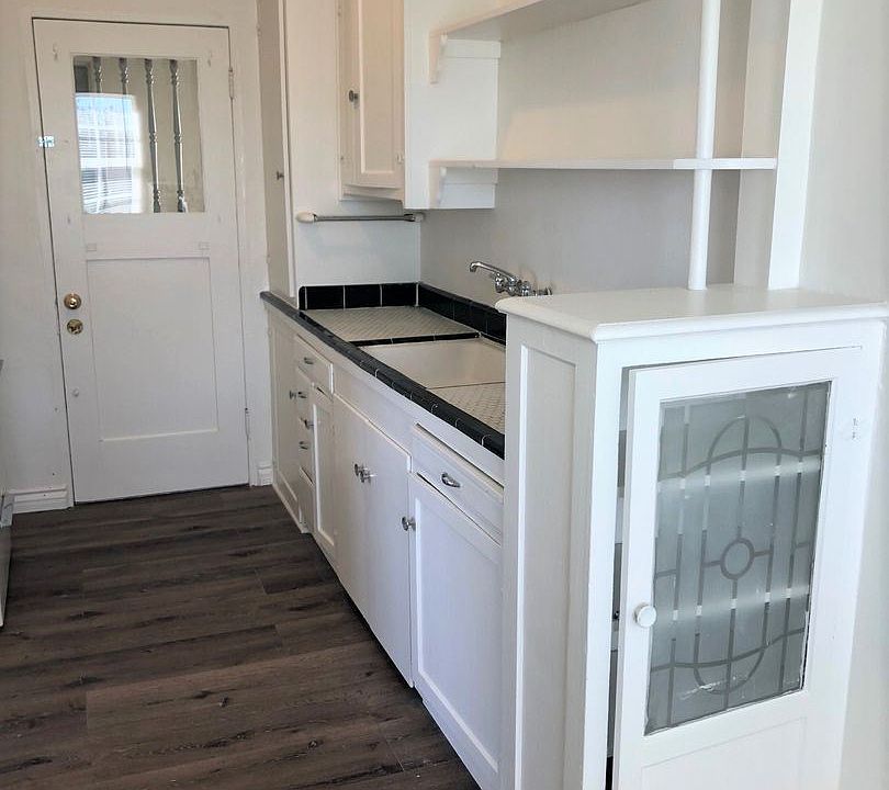 1st image of 139 Wall St APT D