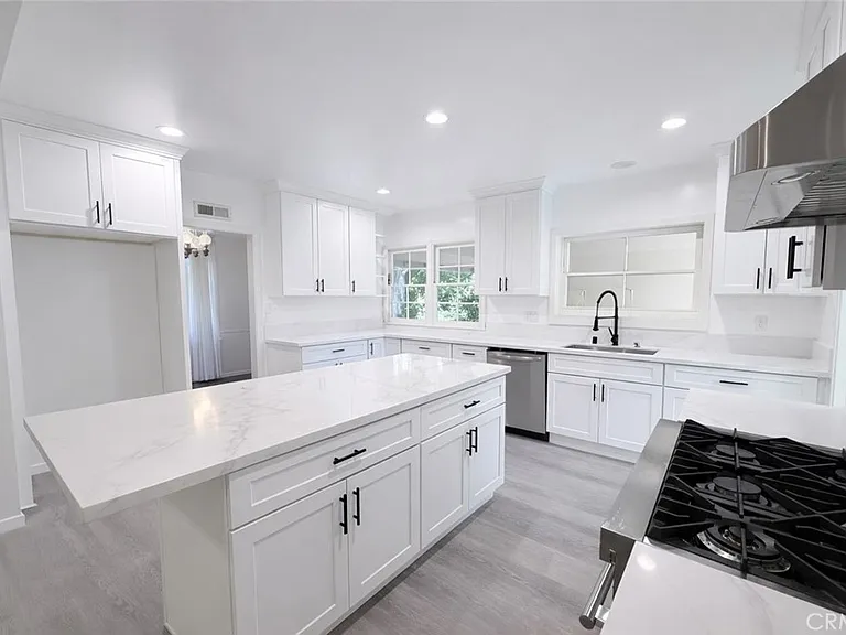 18 Woodland Ln — Photo 8