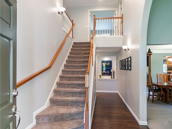 5th image of 618 37th Ave NW