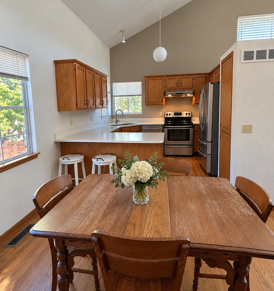 3 bed, 2.5 bath, 1830 sqft, $3,400 — Photo 4
