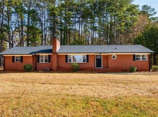 915 Fairview Dr, Lexington, NC 27292
