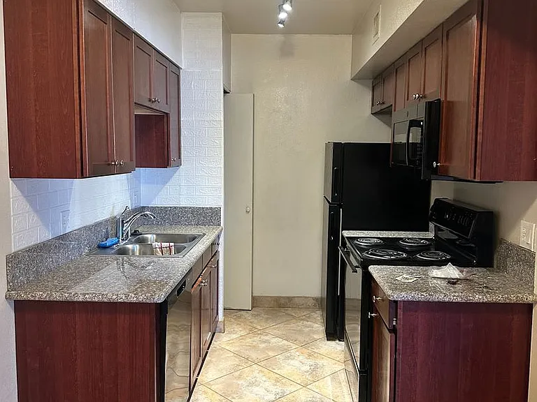 3357 N Country Club Rd #26 — Photo 20