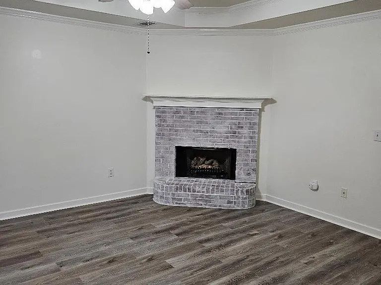 705 Water Oak Cv — Photo 1