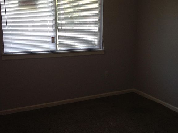 5th image of 711 Seine Way