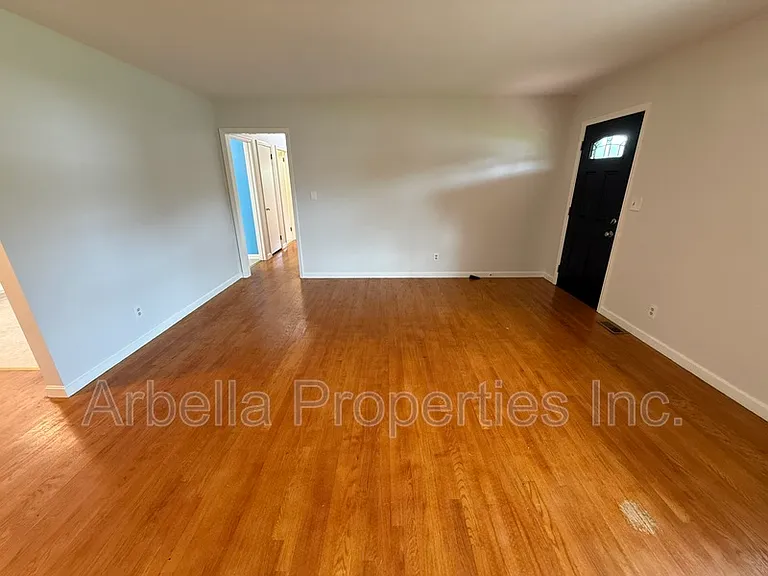 1713 Seward Dr — Photo 12