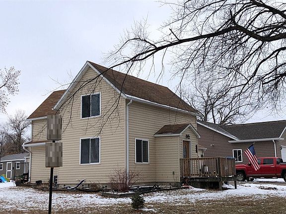 3rd image of 750 W 1st St S