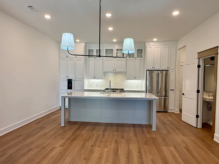 825 NW 14th St — Photo 7