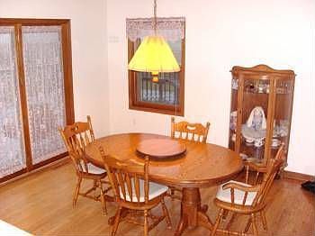 5th image of 2615 Hillcrest Dr