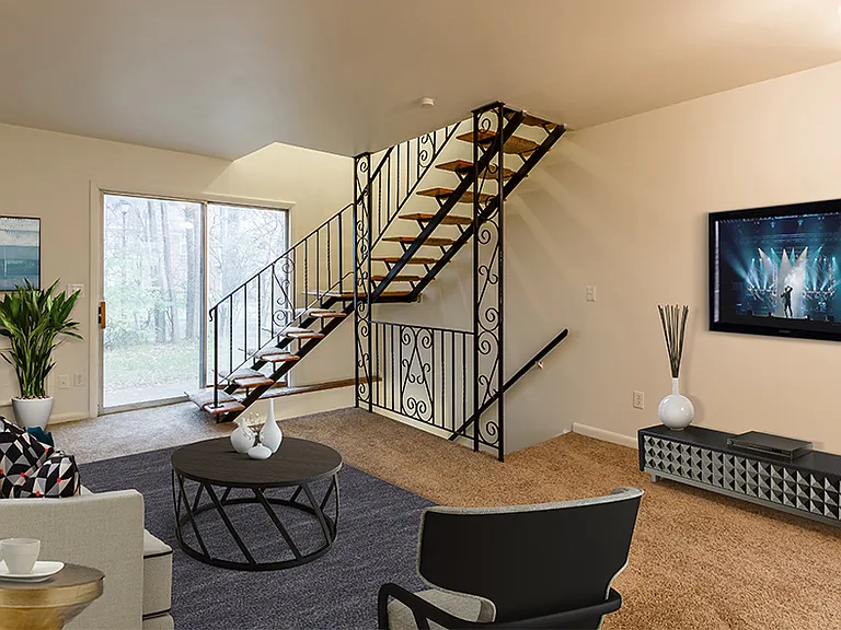 Elmwood Terrace Apartments and Townhomes — Photo 6