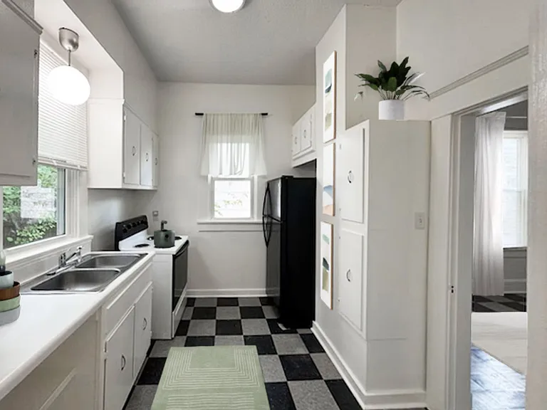 2096 Elzey Ave — Photo 2