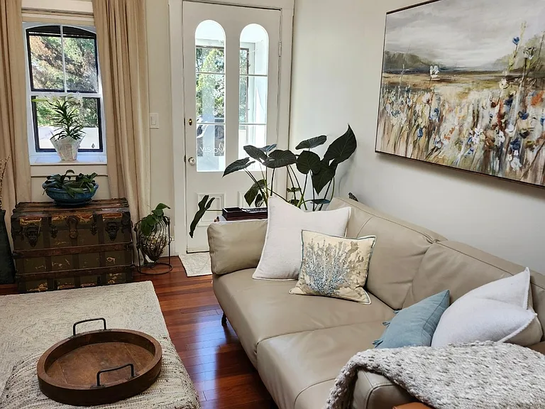 6 Howe Ave — Photo 4