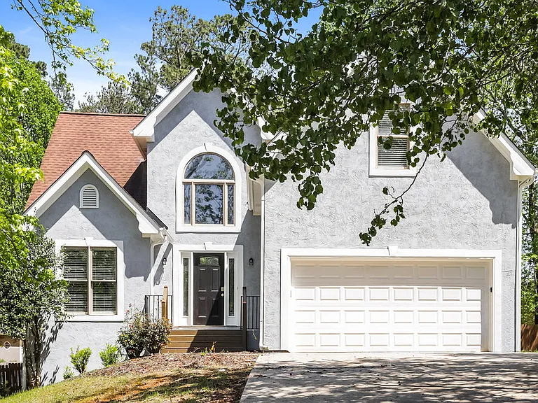 254 Hillandale Dr — Photo 1