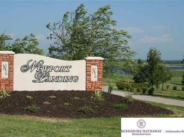 17101 Island Cir, Bennington, NE 68007