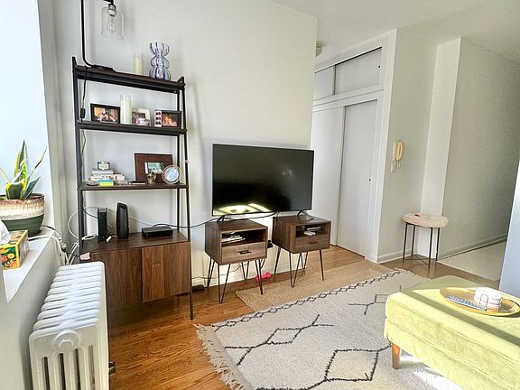 2nd image of 1229 1st Ave APT 16