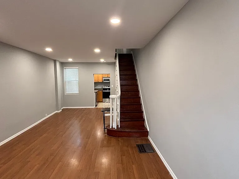 2322 Almond St — Photo 12