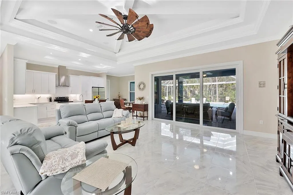 4 bed, 3.5 bath, 3200 sqft, $12,000 — Photo 3
