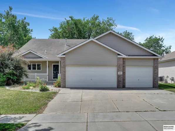 2031 Philadelphia Dr, Lincoln, NE 68521