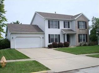 3014 Ridge Crest Dr, Bloomington, IL 61704